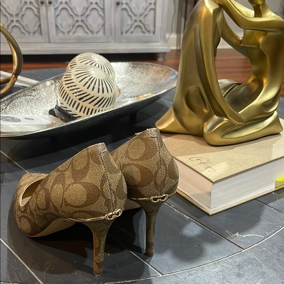 Coach Brown Heels with Pointed Toe and Monogram Pattern - Picture 3 of 5
